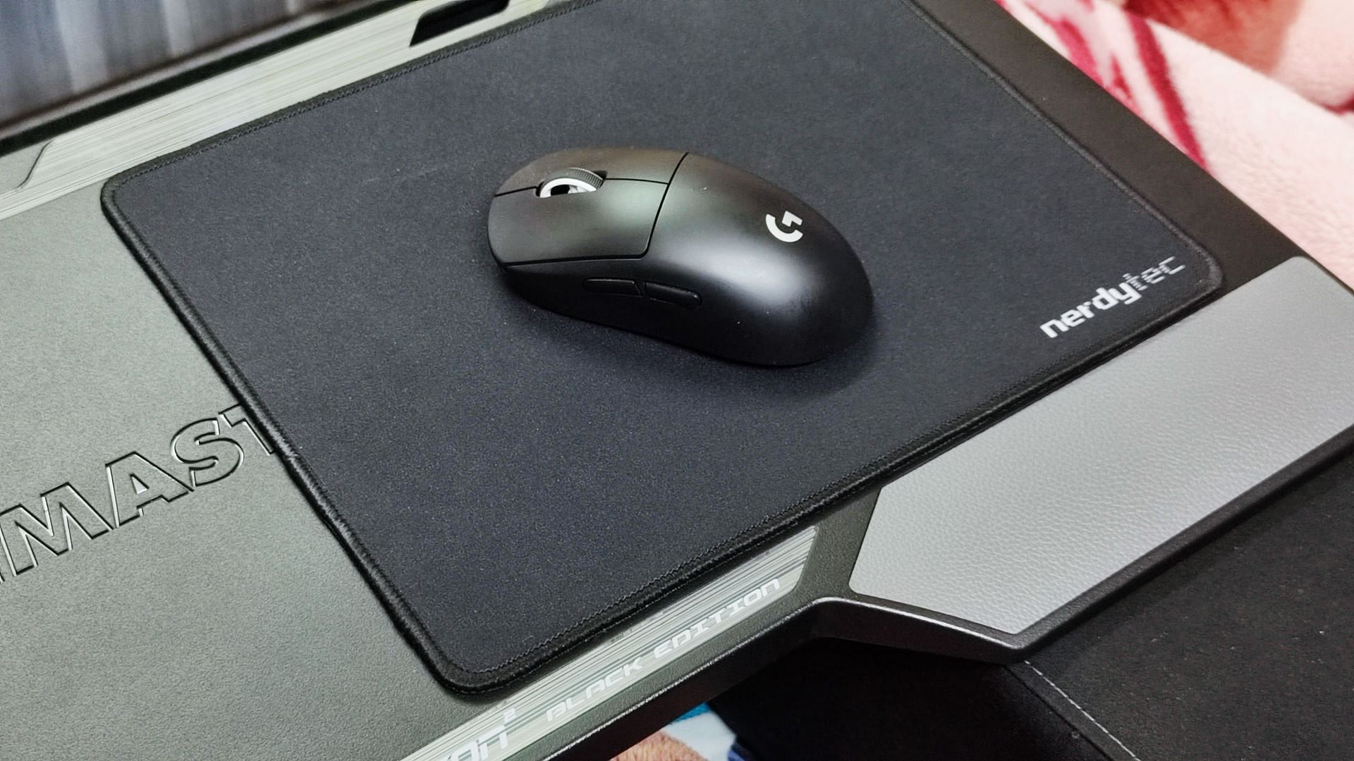 A mousepad is bundled for free with the Cycon 2. (Image via Sportskeeda)