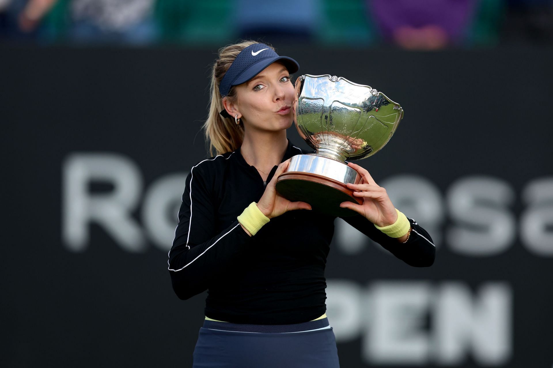 Katie Boulter with the Rothesay Open Nottingham trophy.