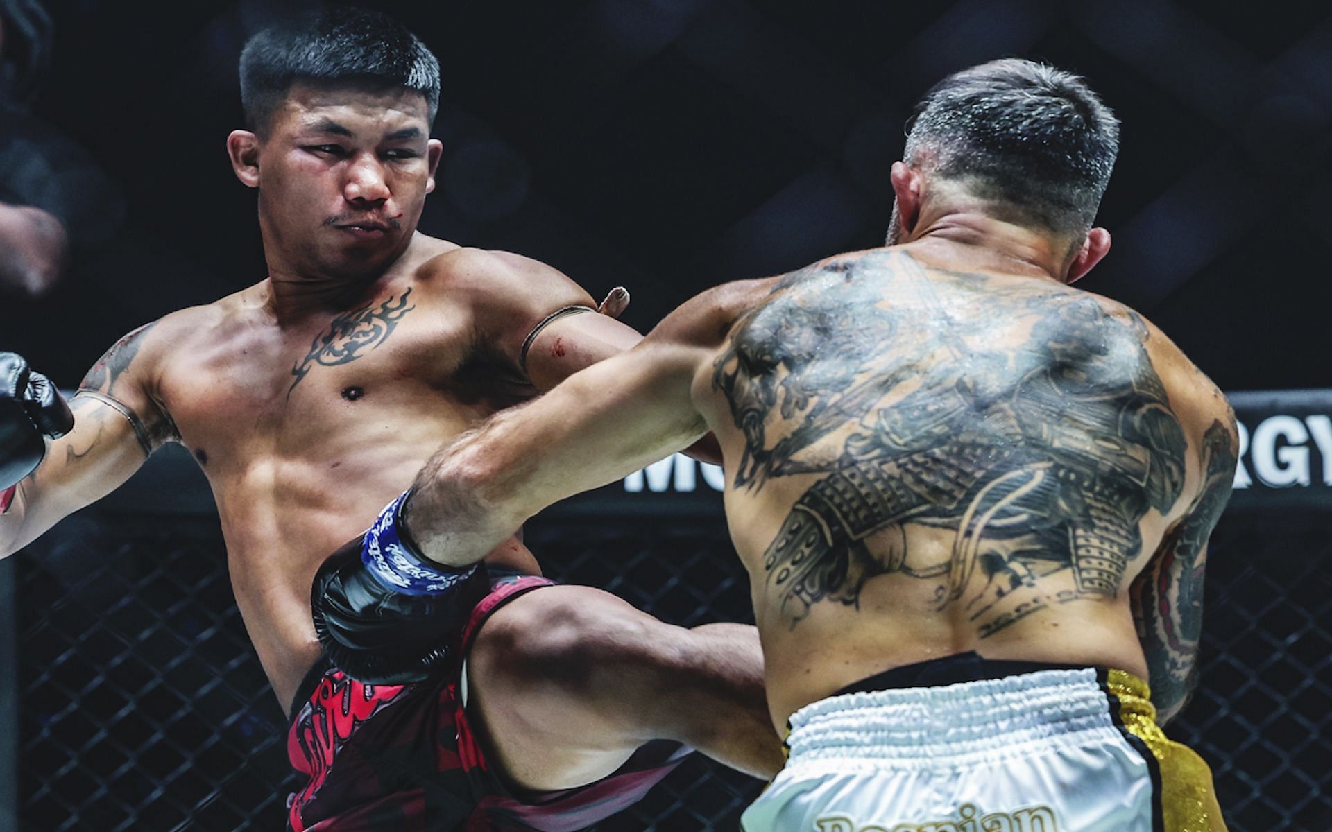 Rodtang Jitmuangnon (left) took a decision win against game opponent Denis Puric (right) at ONE 167.