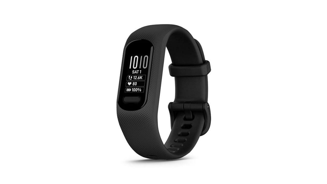 Garmin Vivosmart 5 has a monochrome display (Image via Garmin)