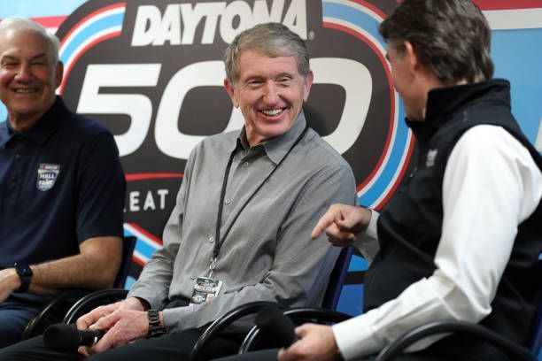 Bill Elliott salary