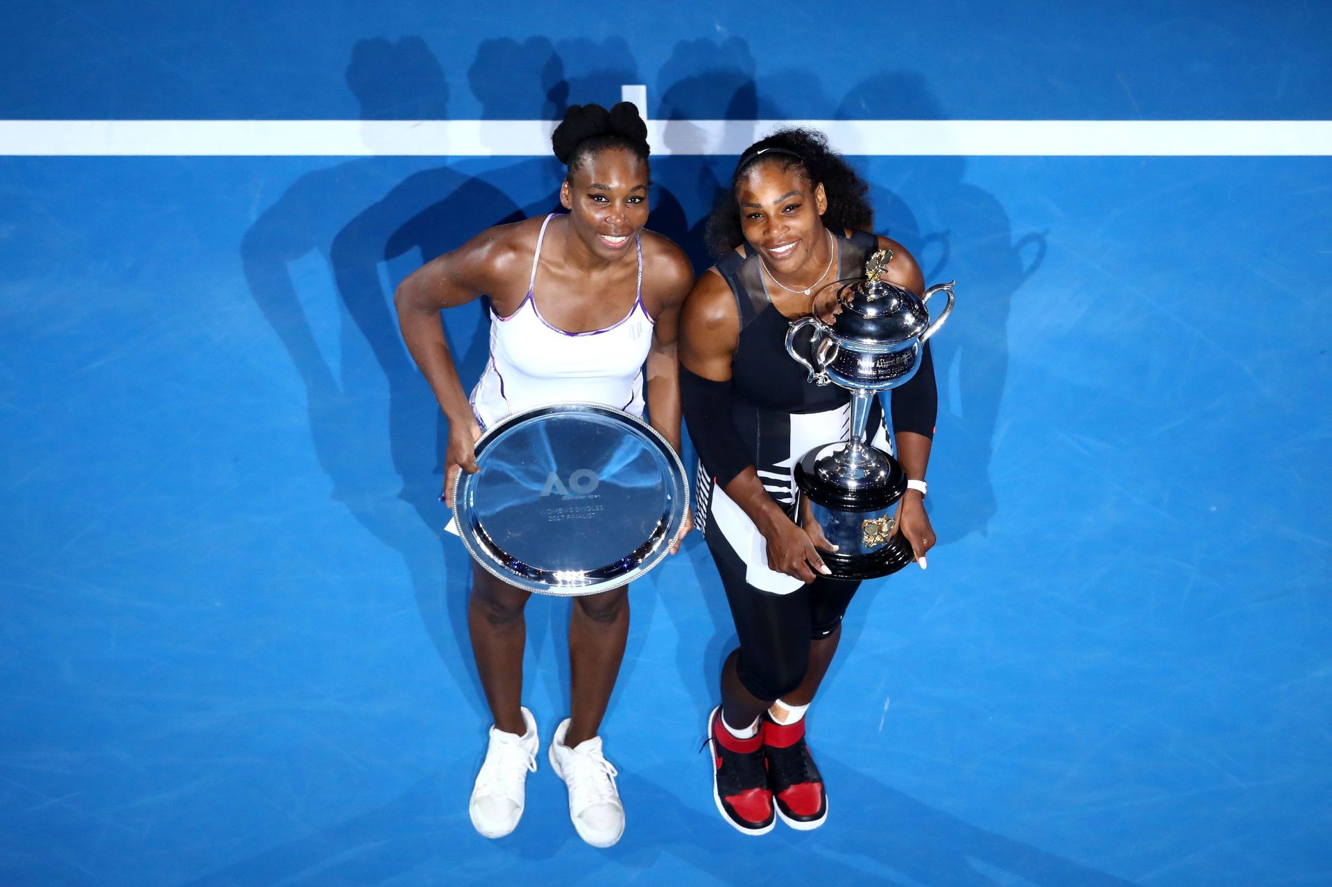 Venus Williams (L) and Serena Williams (R) at the 2017 US Open