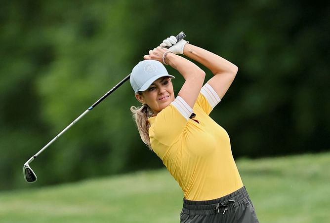 Golf reporter Amanda Balionis stuns in a Red dress as she gets “ready for the weekend”