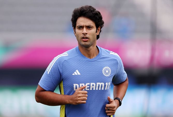 [Watch] Shivam Dube perishes for just 3 runs after a soft dismissal in IND vs PAK 2024 T20 World Cup clash