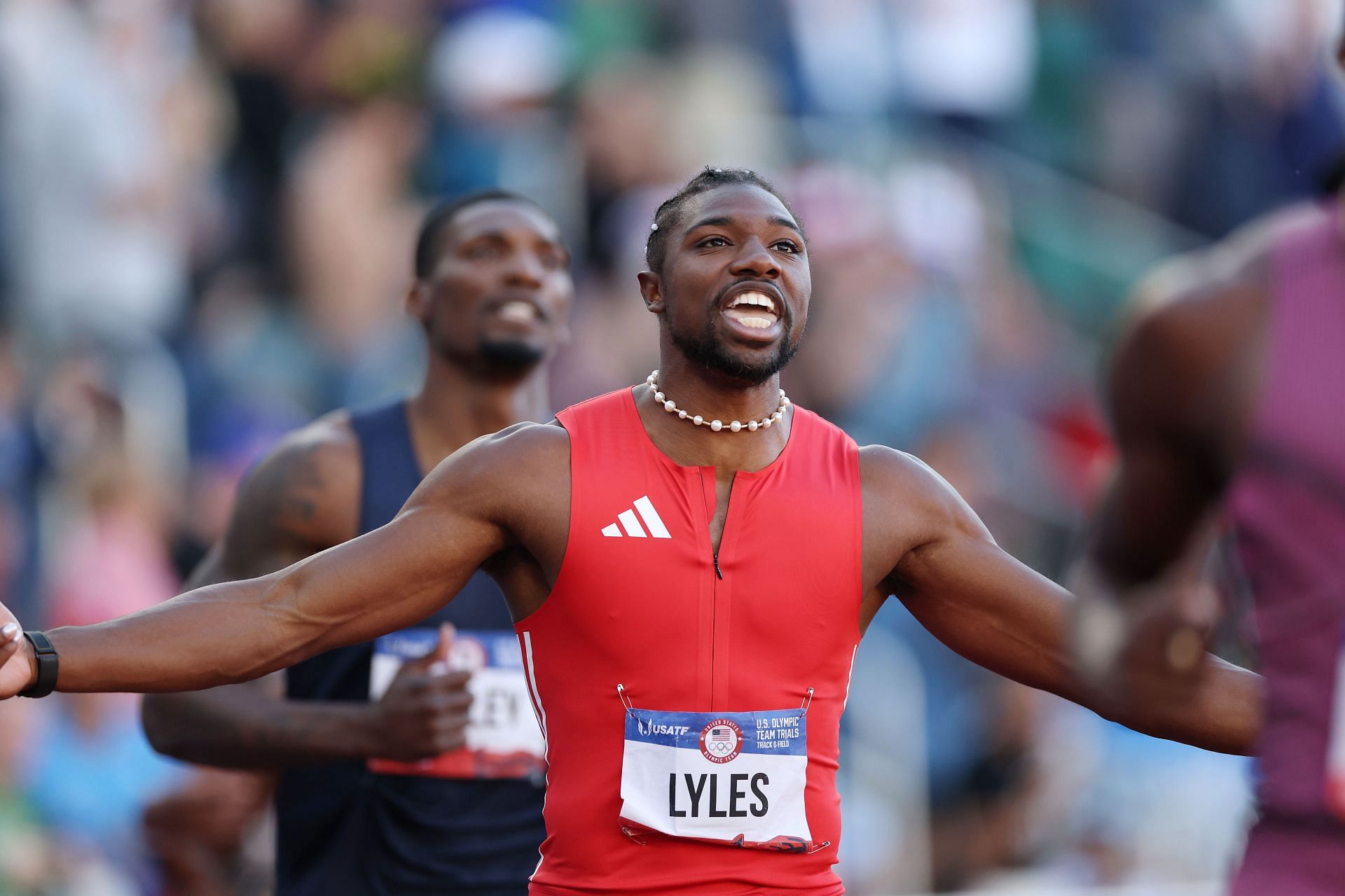 WATCH: Snoop Dogg unveils what's inside Noah Lyles briefcase after the ...