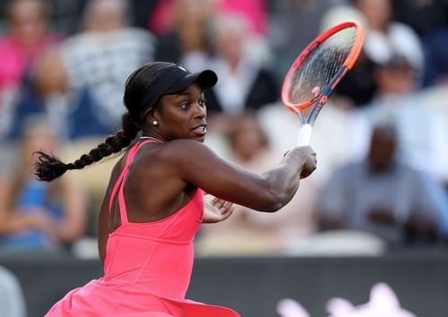 Sloane Stephens in action at the 2024 Credit One Charleston Open