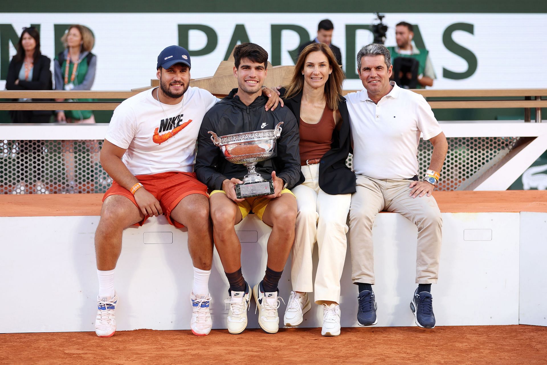 Carlos Alcaraz pictured with his brother (L) and parents (R) at the 2024 French Open (Image Source: Getty)