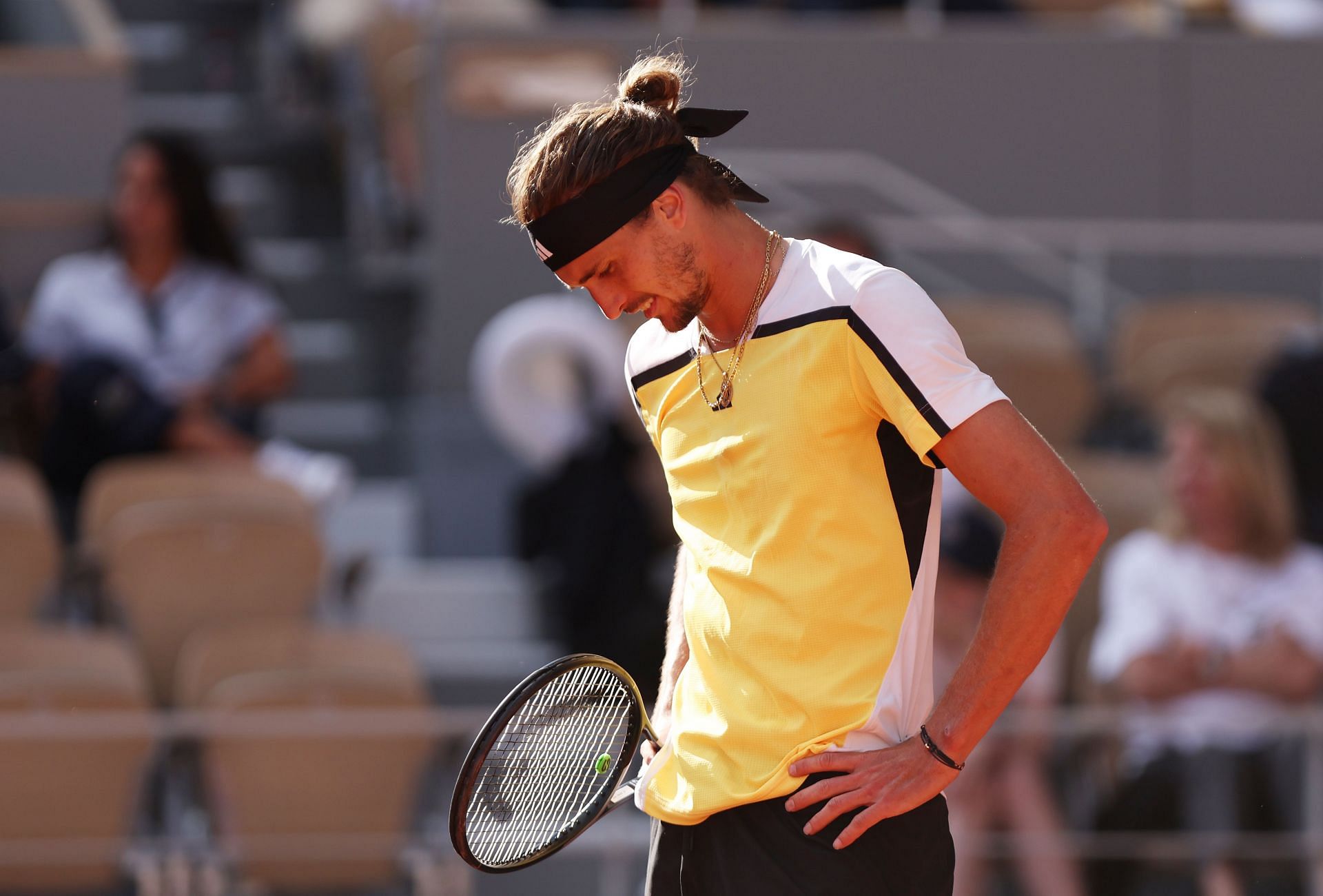 Alexander Zverev shows dejection at the 2024 French Open.