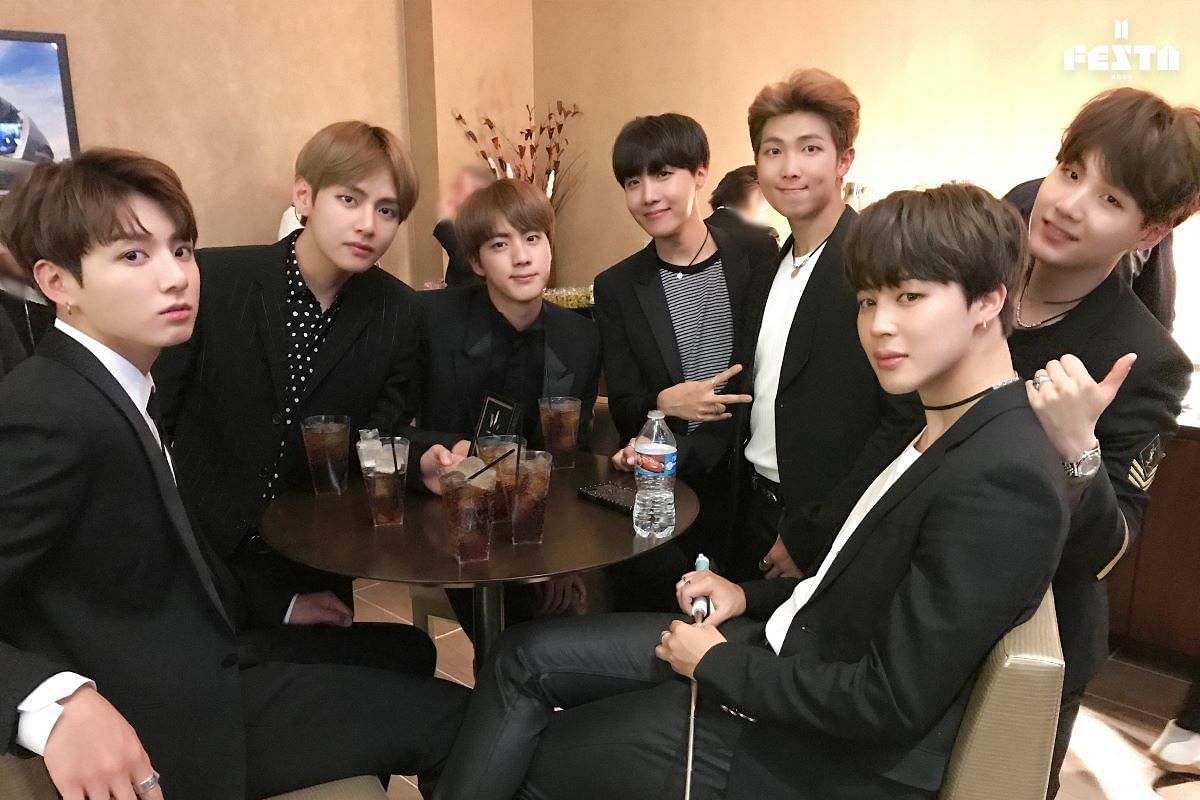 The members at 2017 BBMAs (Image via Weverse)