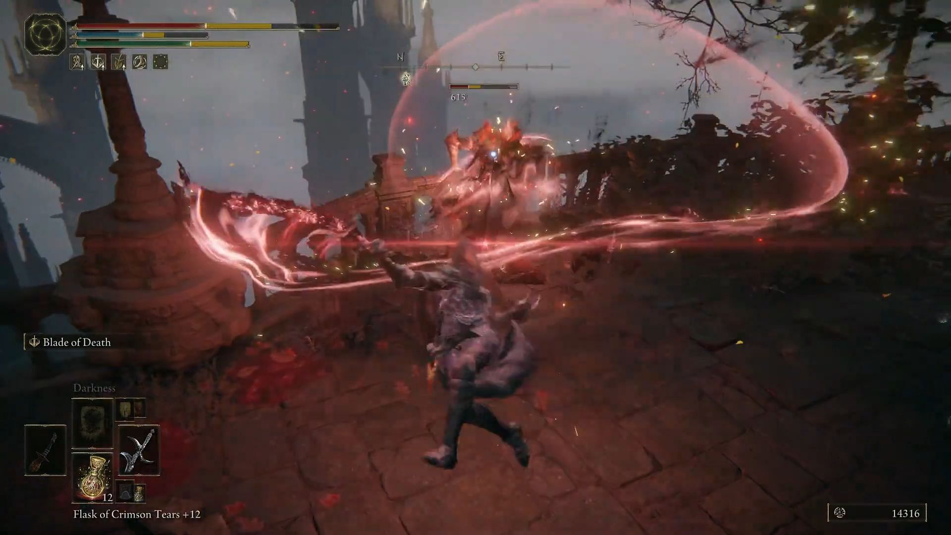 The Black Knife is one of the coolest weapons in the game (Image via FromSoftware || YouTube/Snooze)