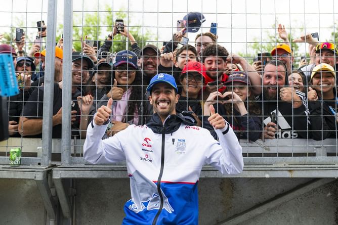 Jacques Villeneuve tears into 'hot potato' Daniel Ricciardo with latest jibe: "At least he got a lot of media mileage out of this"