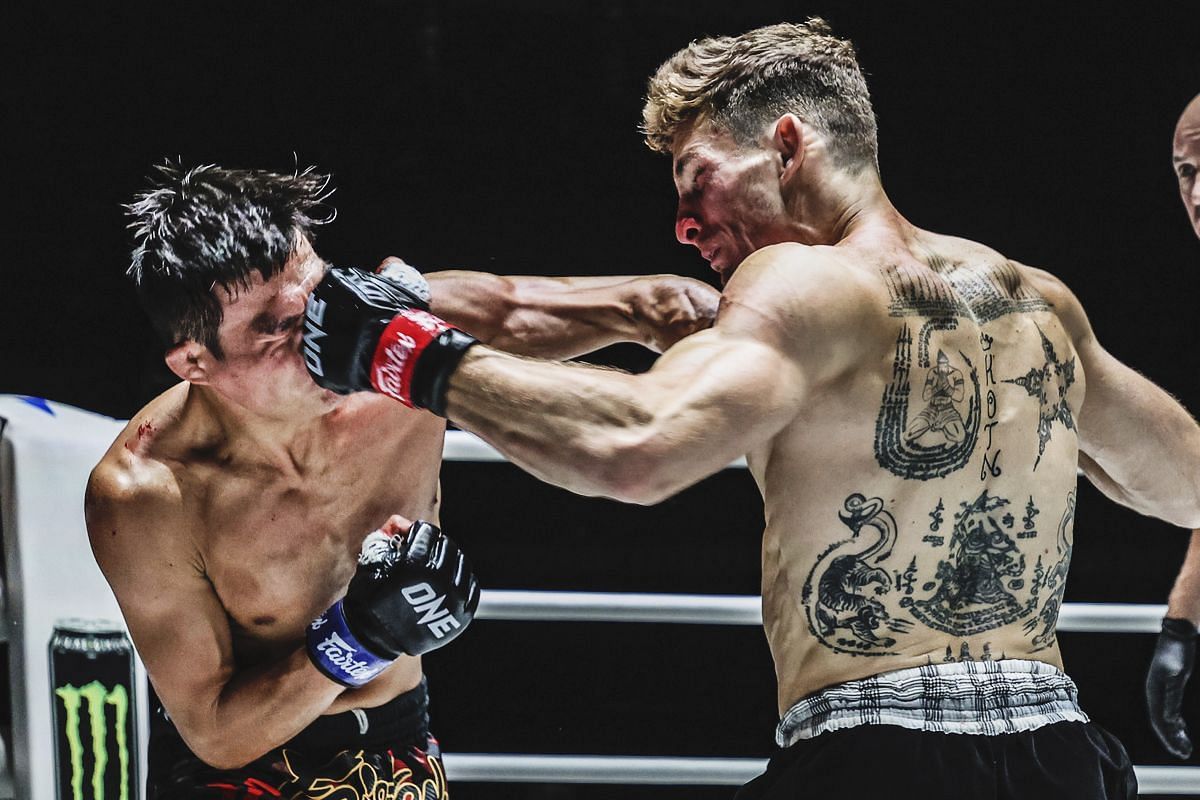 Nico Carrilo fighting Saemapetch Fairtex | Image credit: ONE Championship