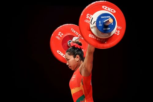 Mirabai Chanu won India its first medal at the Tokyo Olympics with a silver medal in weightlifting. (Image via Getty)