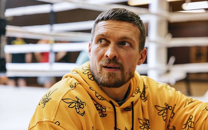 Oleksandr Usyk arrives to watch Joyce vs. Chisora, ends up getting puzzled by O2 Arena fan support despite win over Tyson Fury