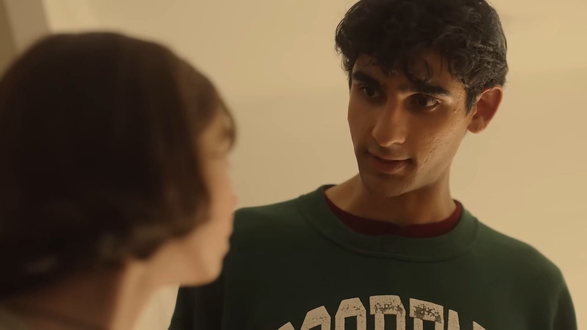 Pip teams up with Ravi for the murder investigation (Image via YouTube/Netflix)