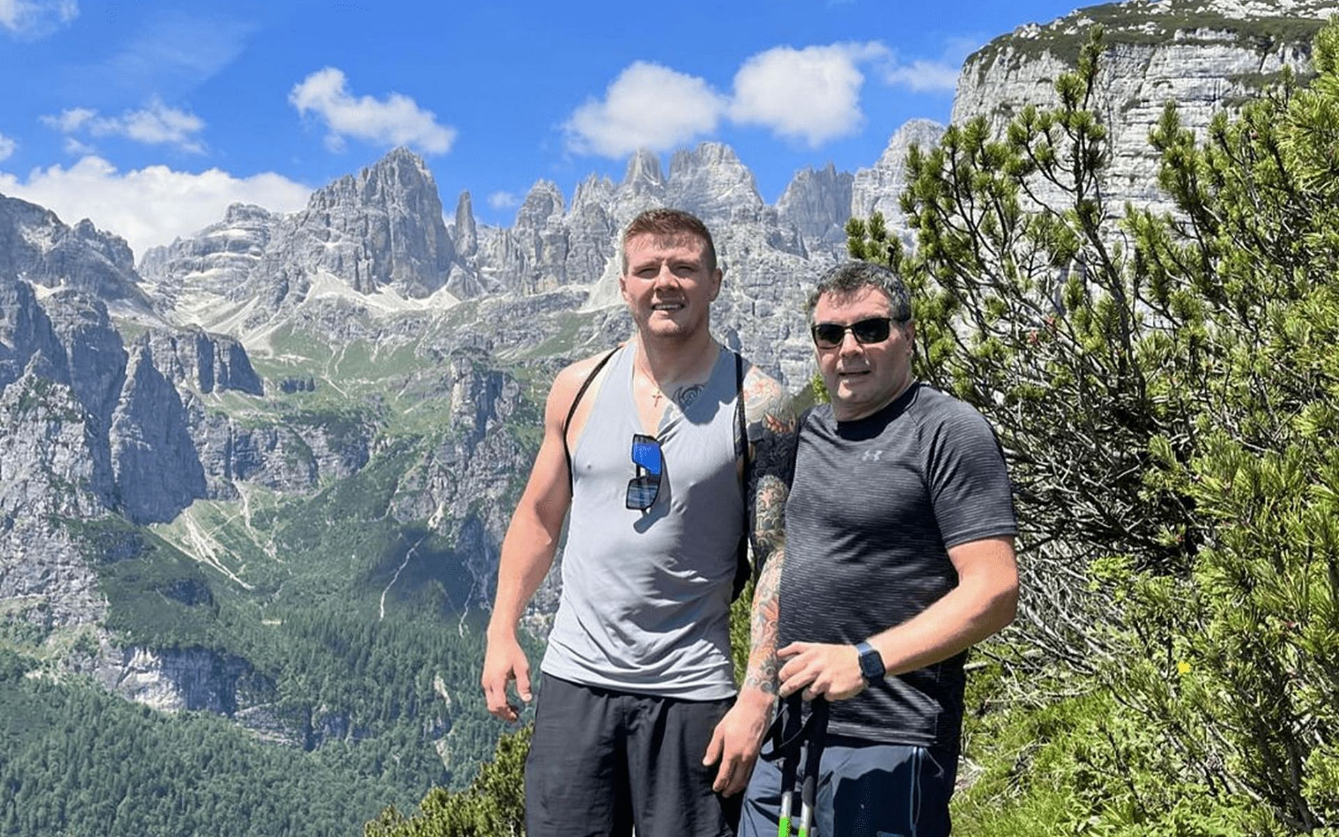 Marvin Vettori (left) recently visited a gorgeous Italian mountain range. [Image via @marvinvettori on Instagram]