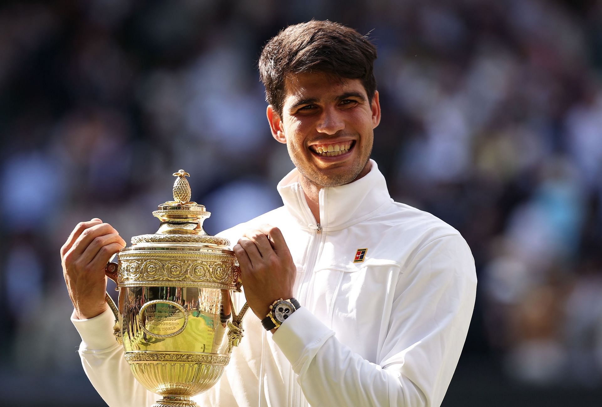 Carlos Alcaraz with the Wimbledon trophy (Image via Getty)