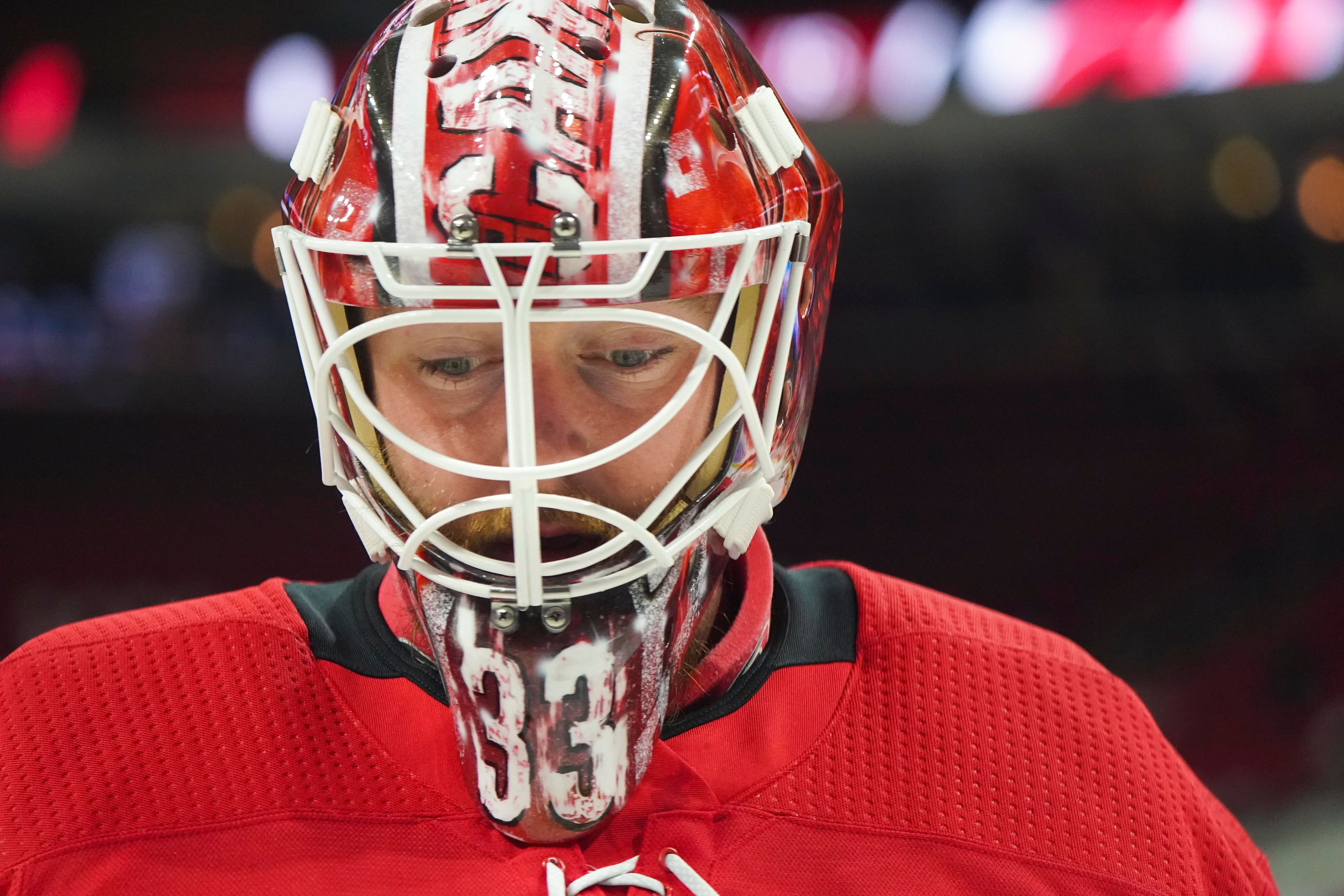 Scott Darling signed a four-year deal with Carolina (Imagn)