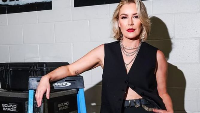 AEW announcer Renee Paquette makes an urgent appeal to her fans
