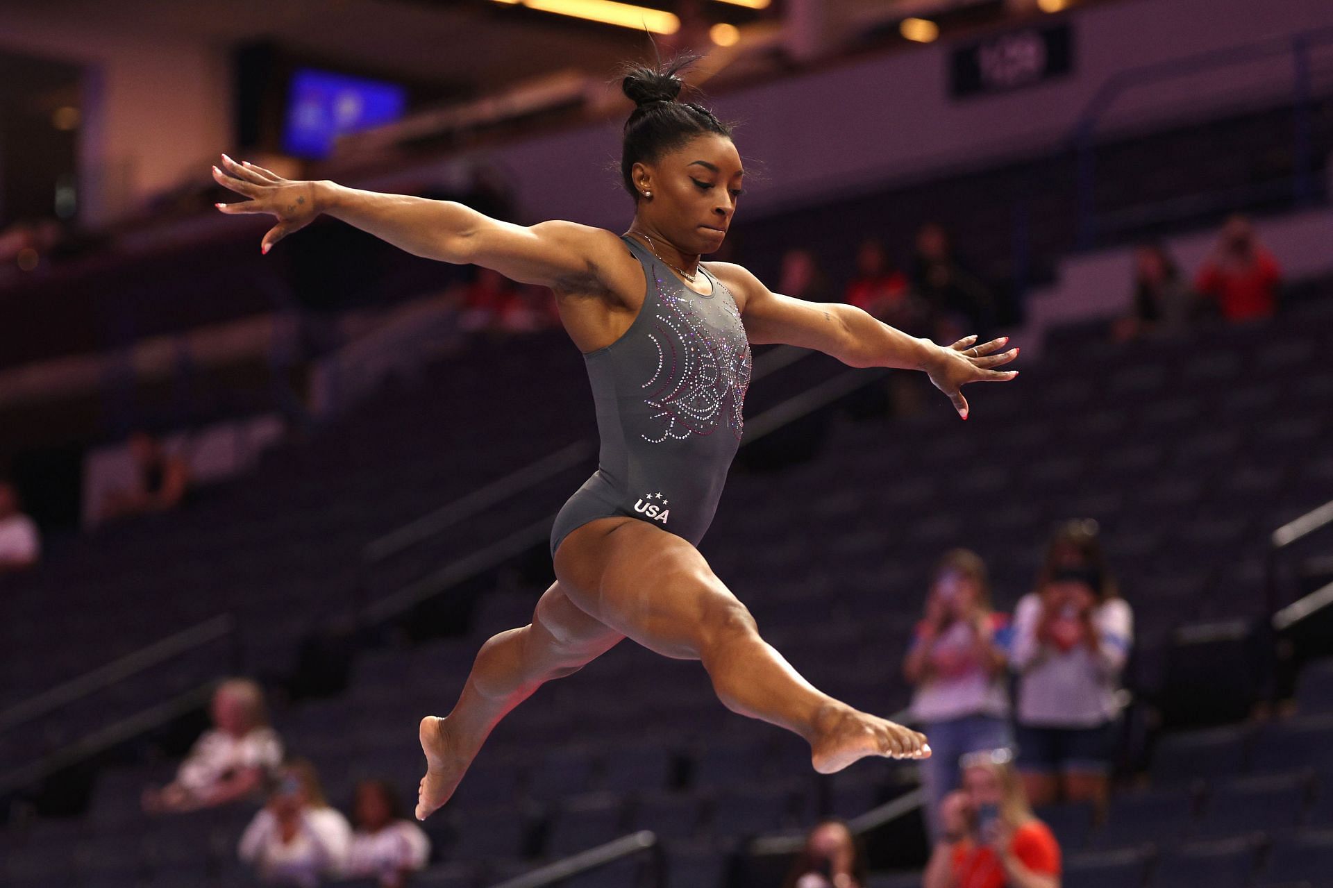 WATCH: Simone Biles makes a huge vertical jump during balance beam ...