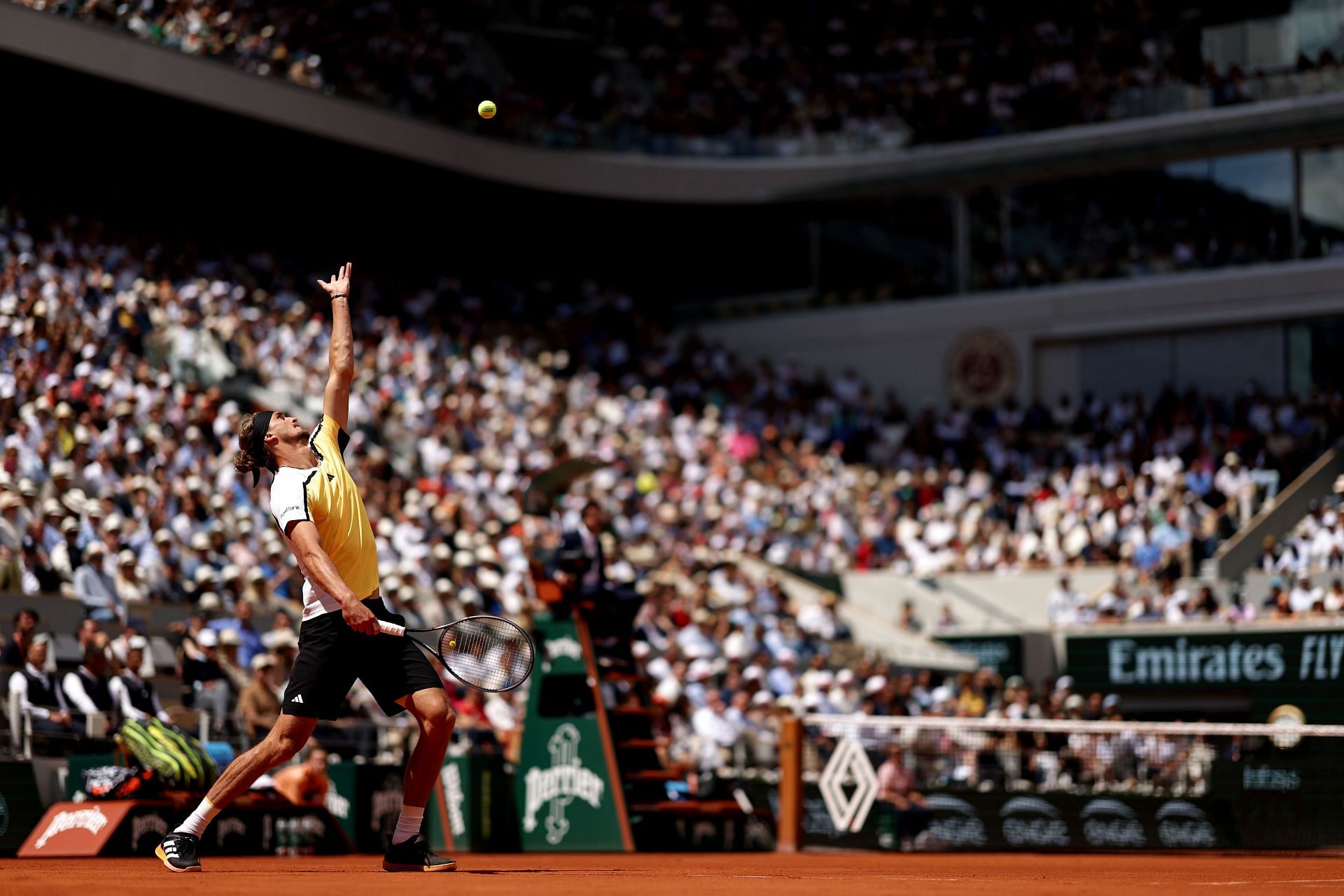 Alexander Zverev serving in the final of the French Open 2024 (Getty Images)