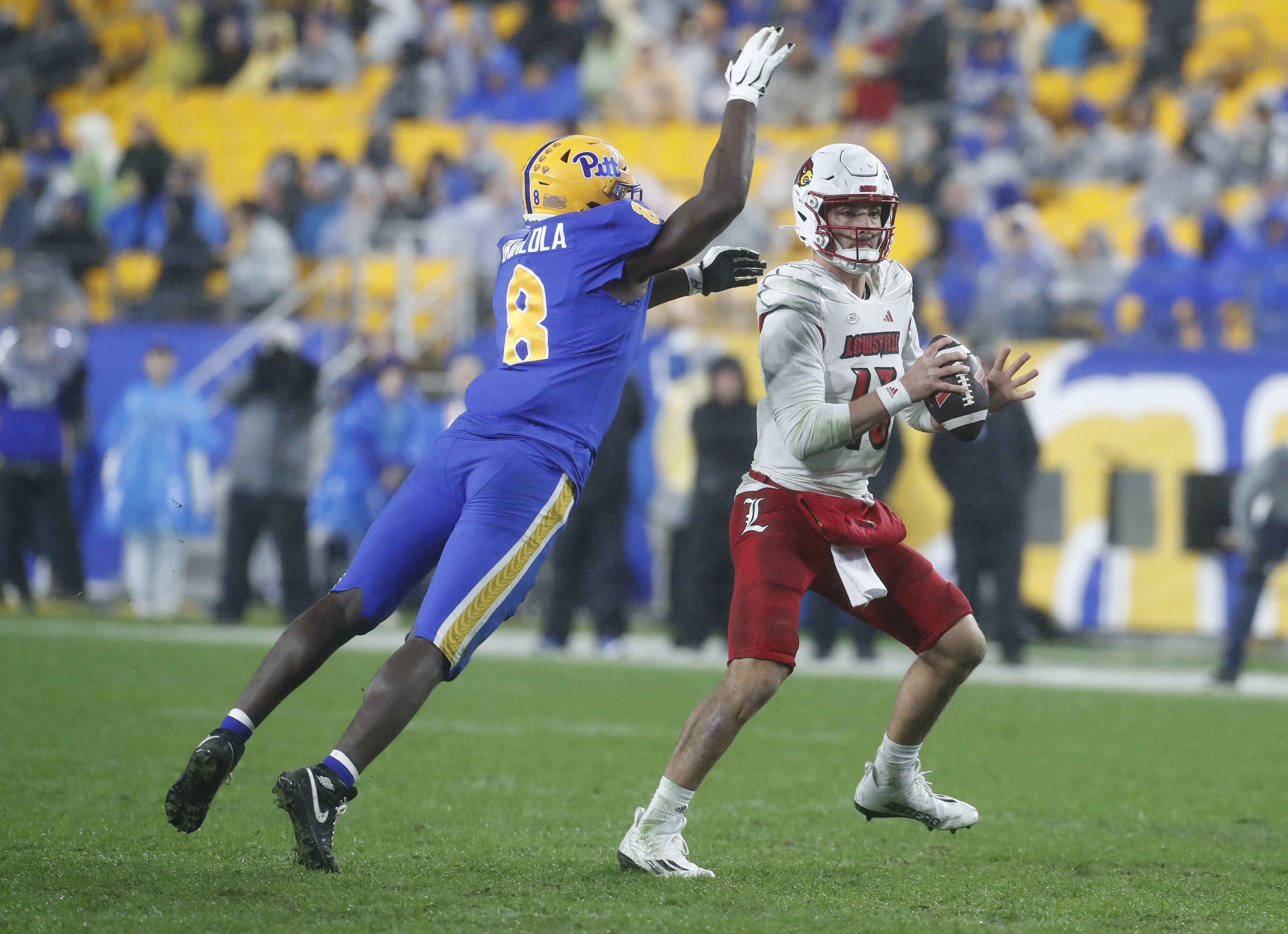 NCAA Football: Louisville at Pittsburgh - Source: Imagn