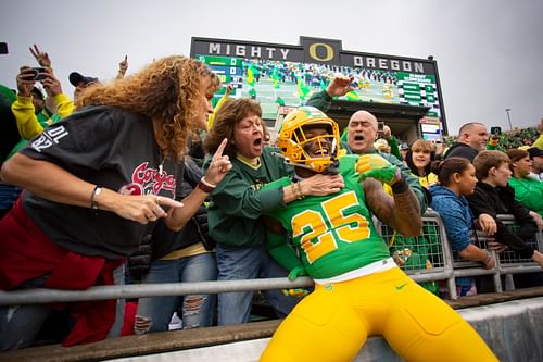 Autzen Stadium is one of the most exciting college football atmospheres in the nation, in real life and on College Football 25. (Photo credit: IMAGN)