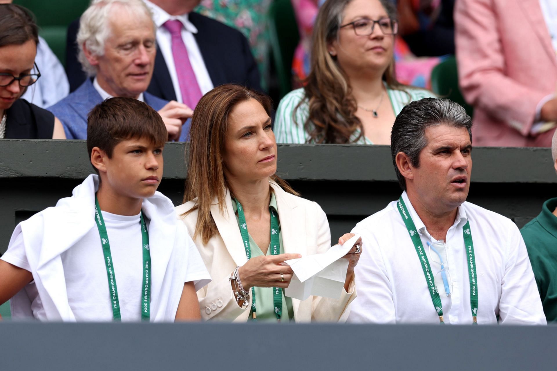 (L-R) Alcaraz&#039;s brother Jaime, mother Virginia, and father Carlos (Image Source: Getty)