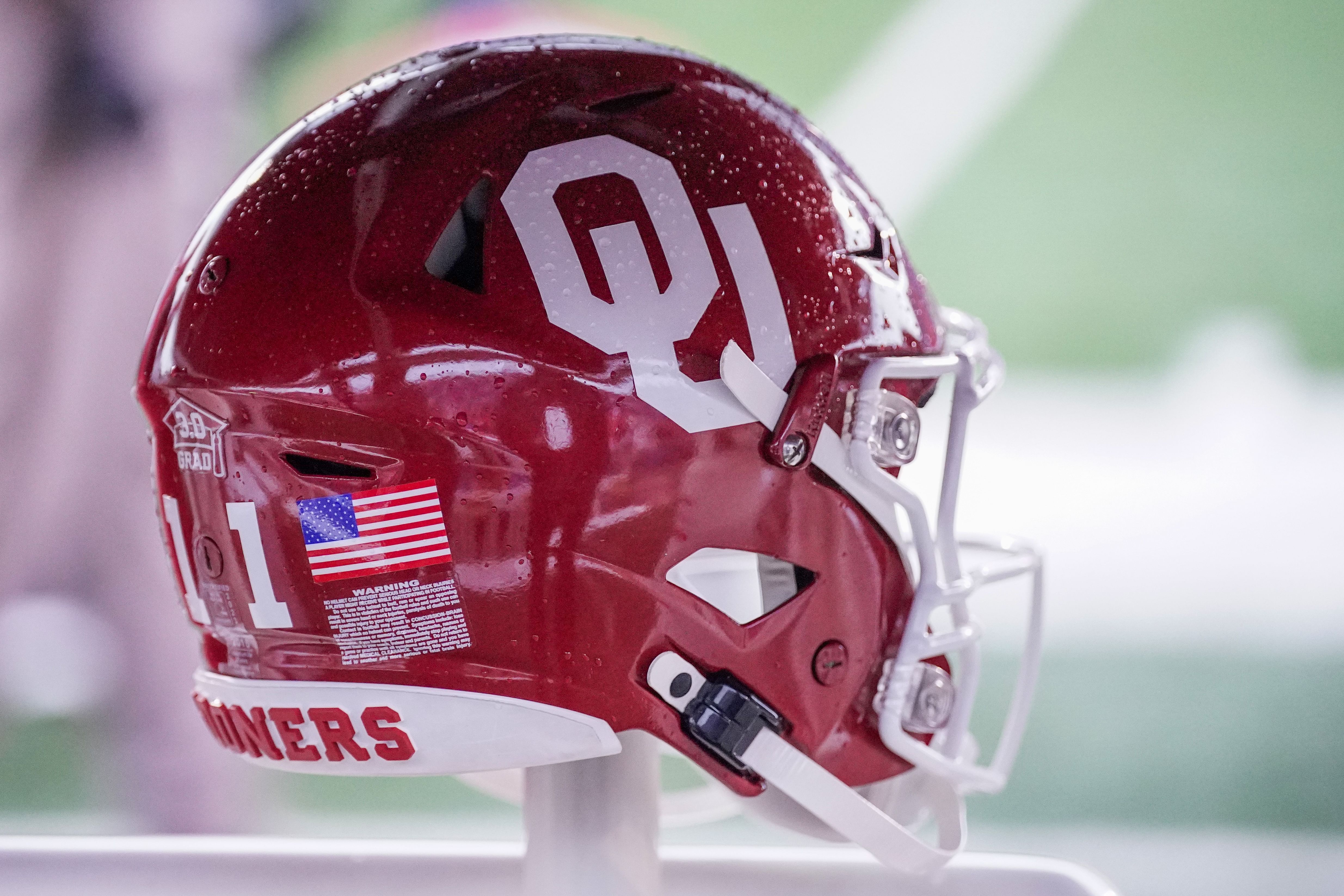 NCAA Football: Oklahoma at Kansas