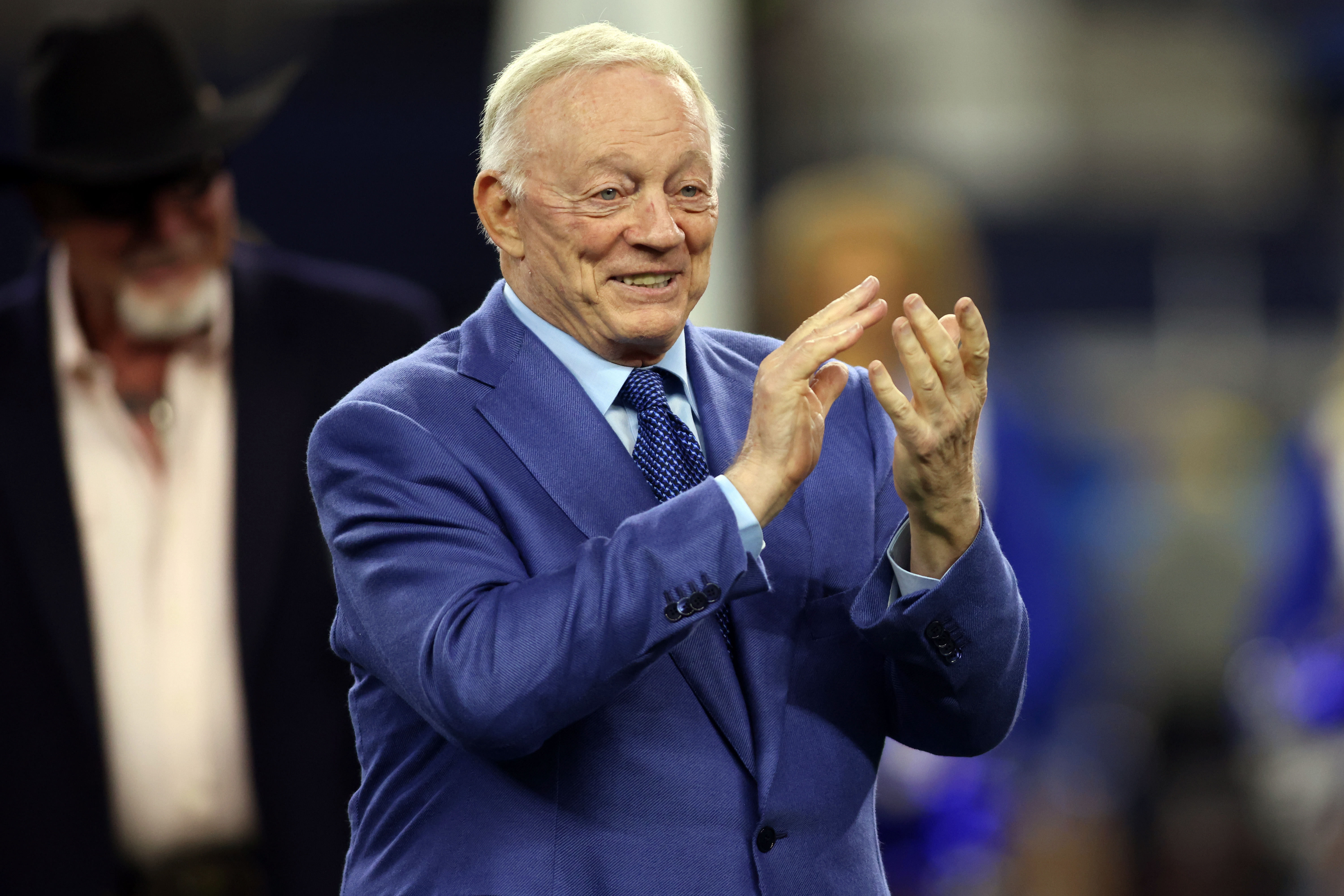 Jerry Jones is suing Alexandra Davis (IMAGN)