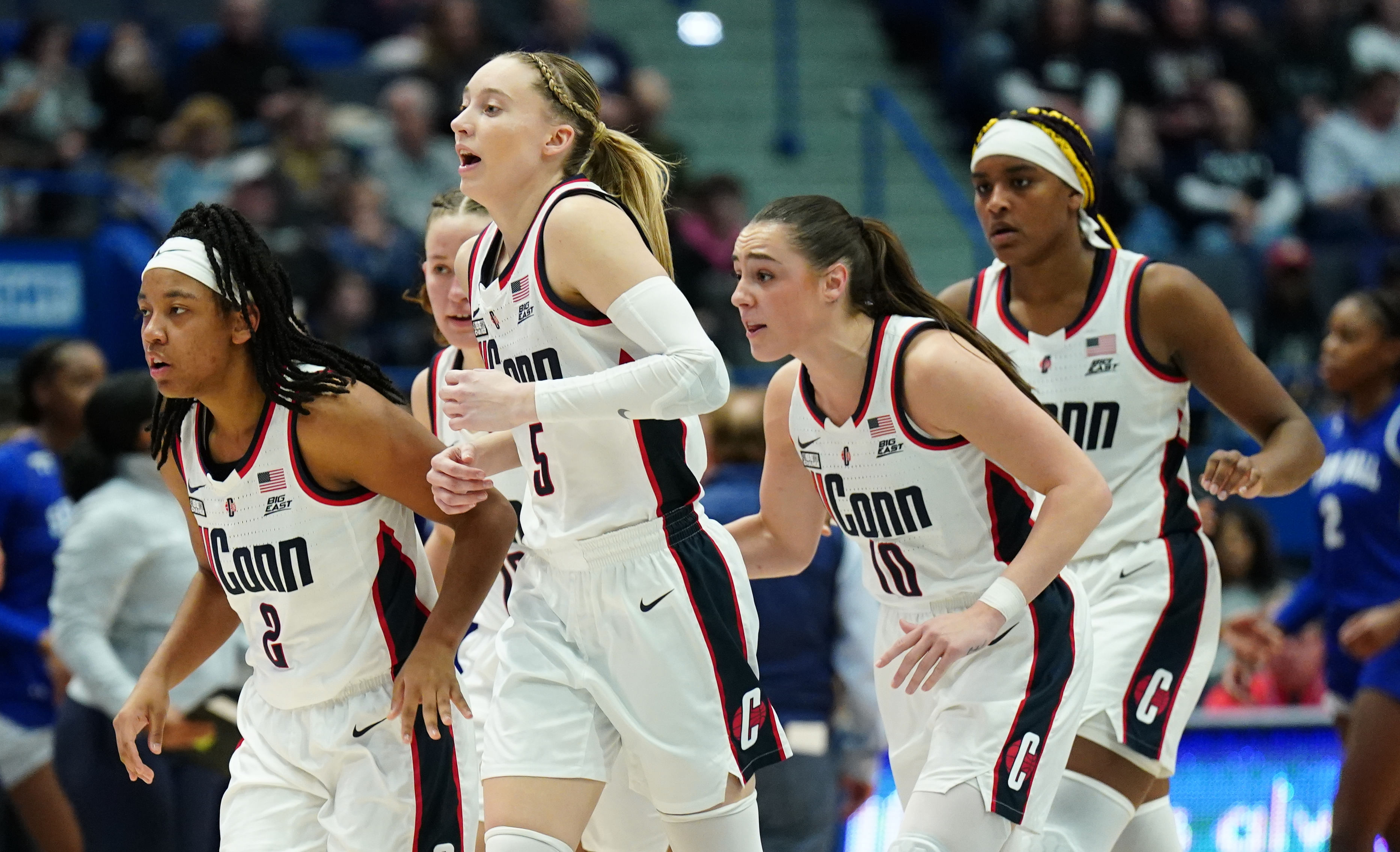 UConn Huskies Paige Bueckers, KK Arnold, guard Ashlynn Shade, guard Nika Muhl and forward Aaliyah Edwards (Photo Credit: David Butler II-USA TODAY Sports/Imagn)