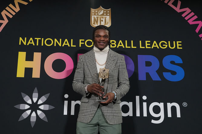 Retired 6x Pro Bowl RB questions lack of grace in Lamar Jackson debate: "The way we grade him is crazy"