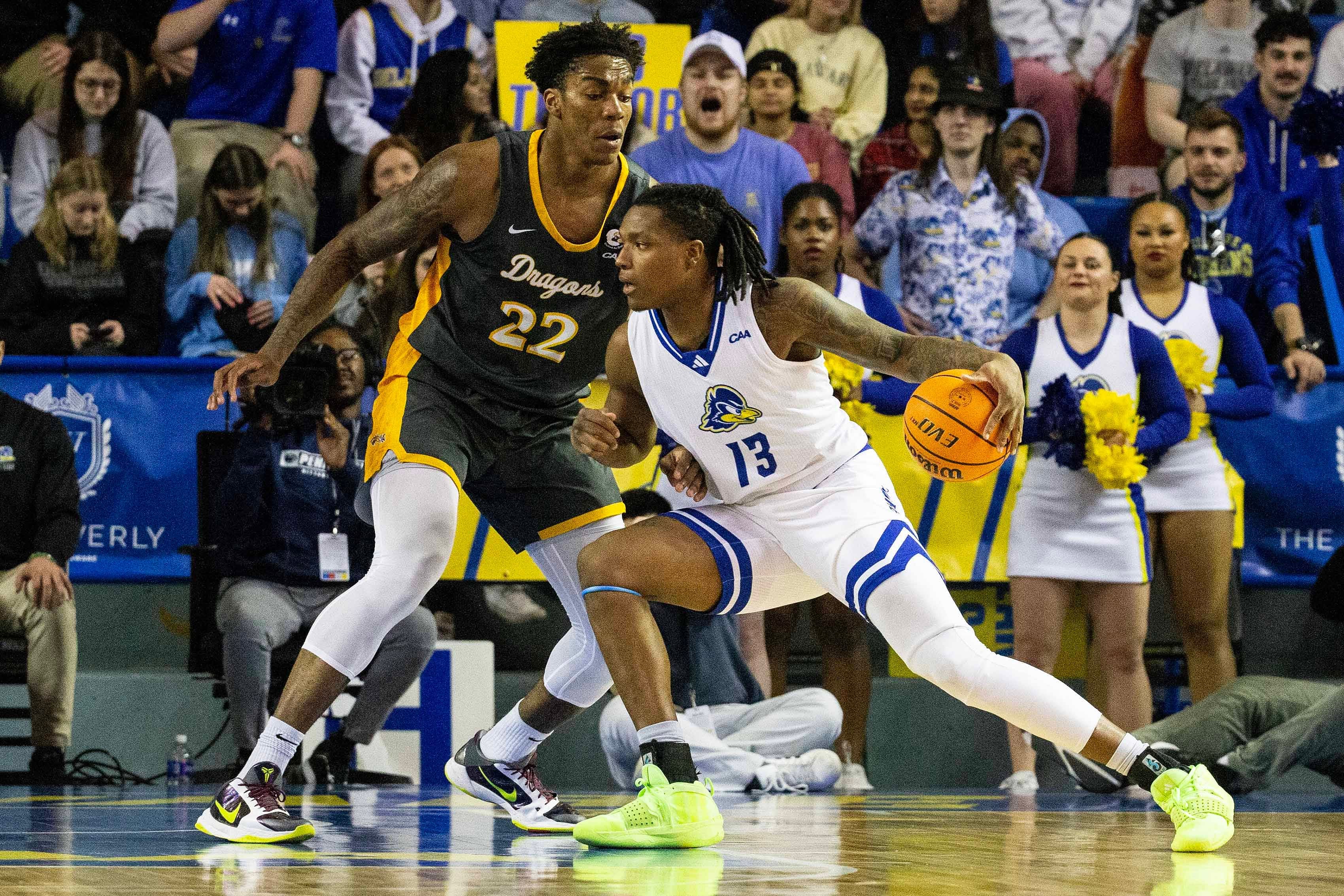 SEC's Amari Williams will face a three-man competition with fellow big men Andrew Carr and Brandon Garrison for the No. 1 center spot in Kentucky. (Image Source: IMAGN).