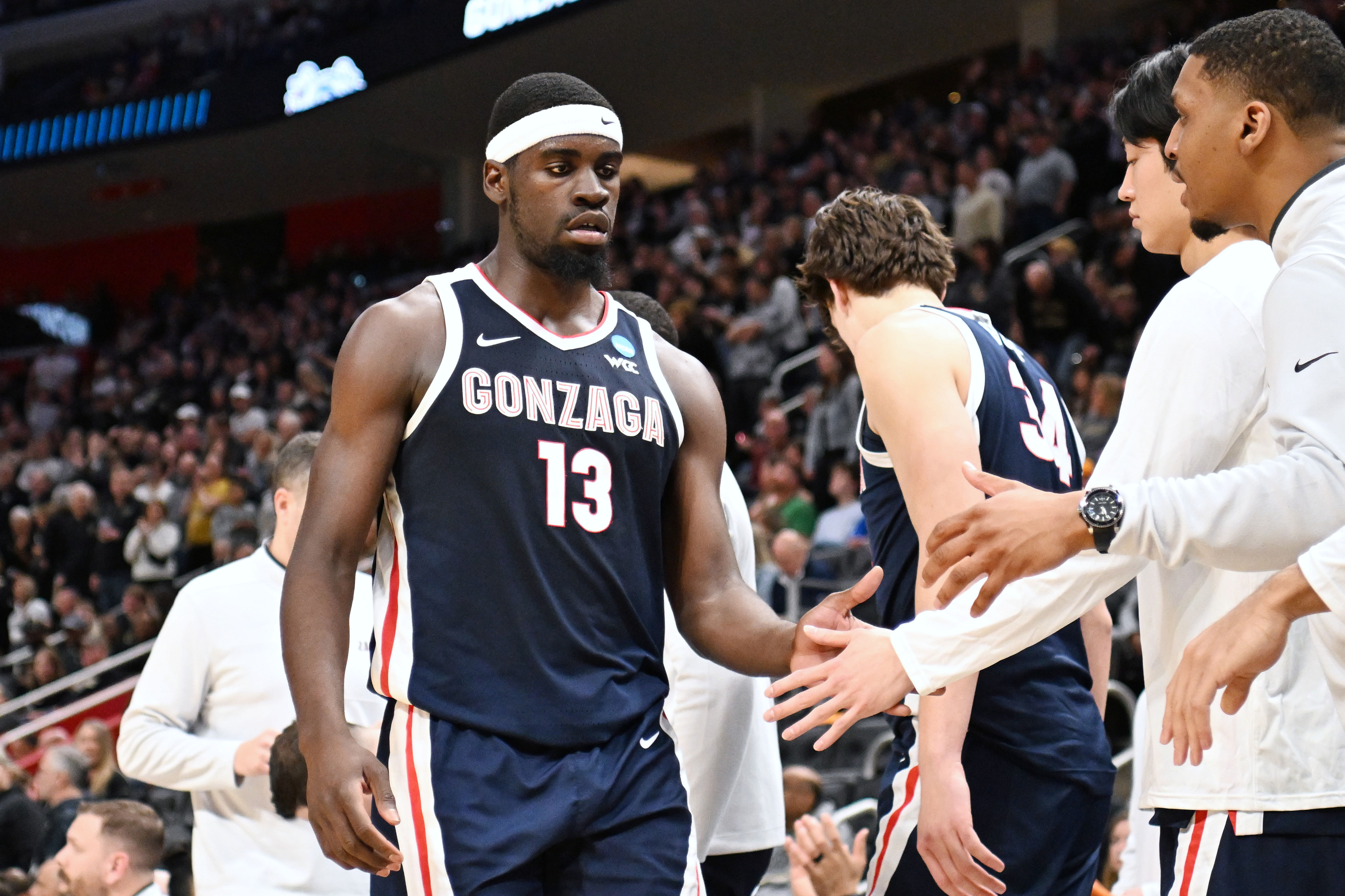 Saint Mary&#039;s will have to deal with Gonzaga twice in the WCC regular season. (Image Source: IMAGN)