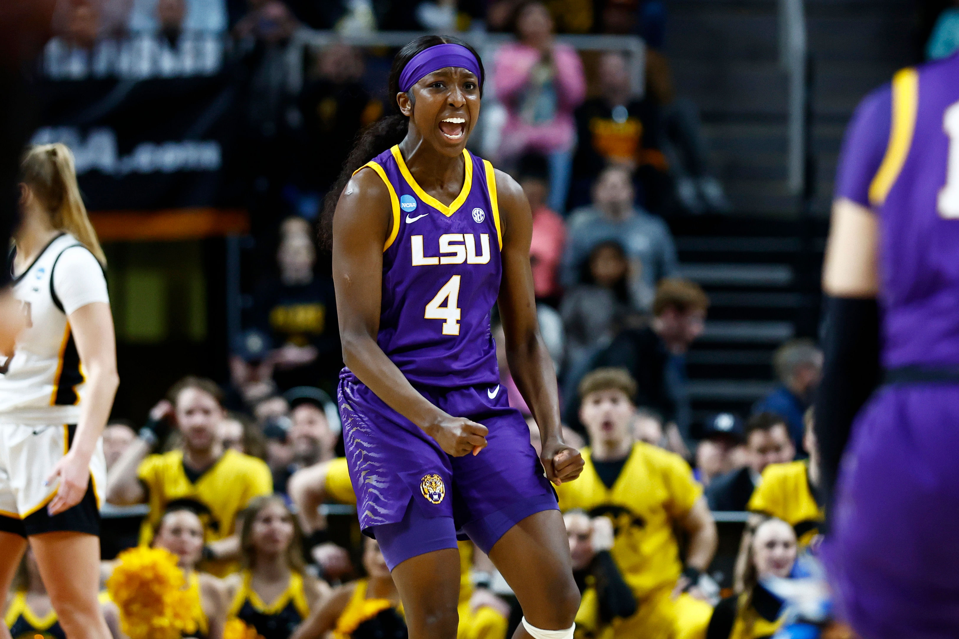 Flau&#039;jae Johnson averaged 14.9 ppg, 5.5 rpg, 2.5 apg, 2.1 spg and 1.0 bpg this past season for LSU as she became one of the primary contributors for the team. (Image Source: IMAGN)