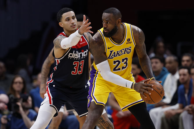 "He's asking to be traded": Lakers fans tag Rob Pelinka after Kyle Kuzma's 'LA vibe' tweet