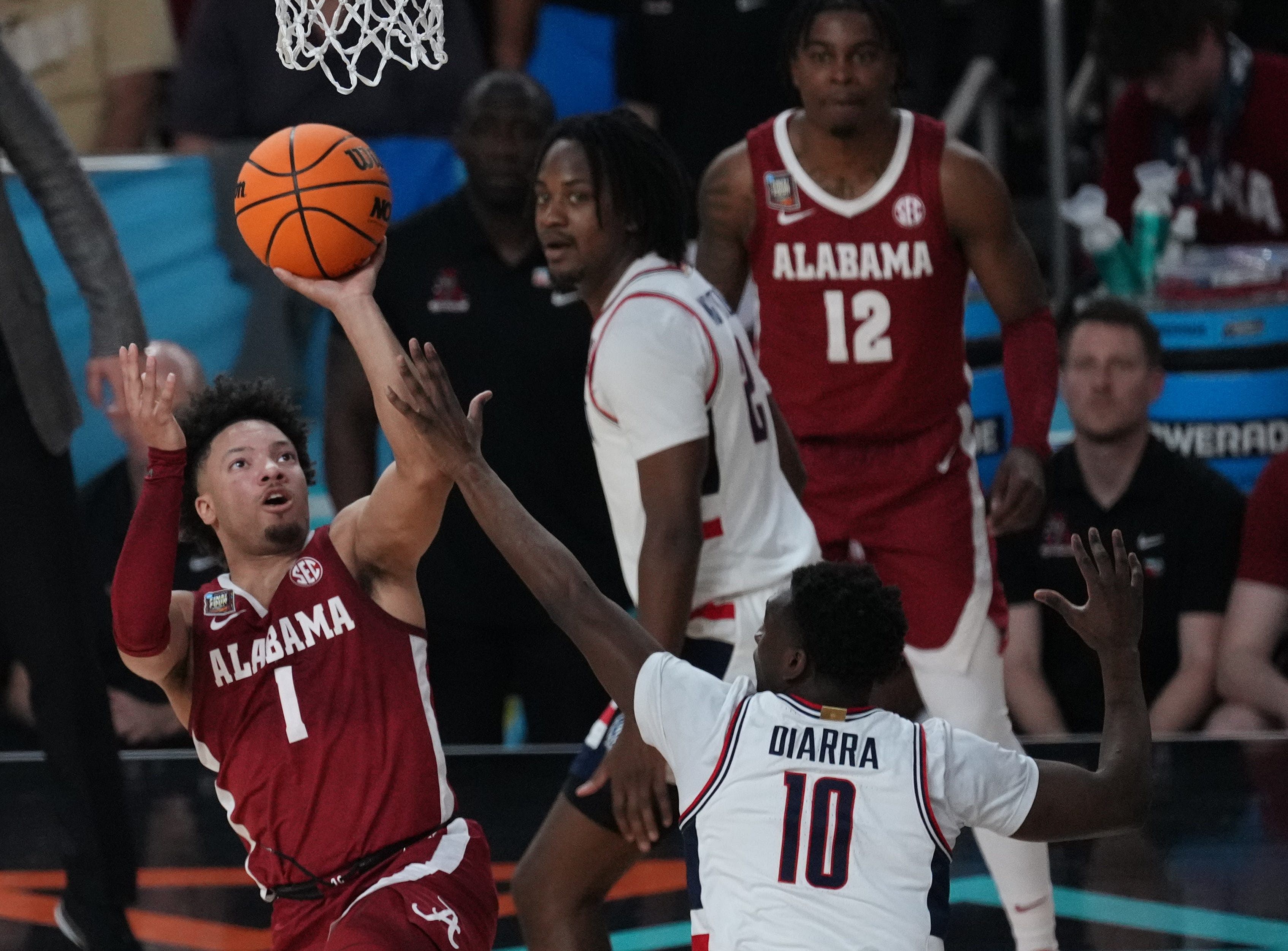 Mark Sears returns for another season with Alabama and he&#039;s expected to lead the Crimson Tide in its quest to capture their first-ever national basketball title. (Image Source: IMAGN)