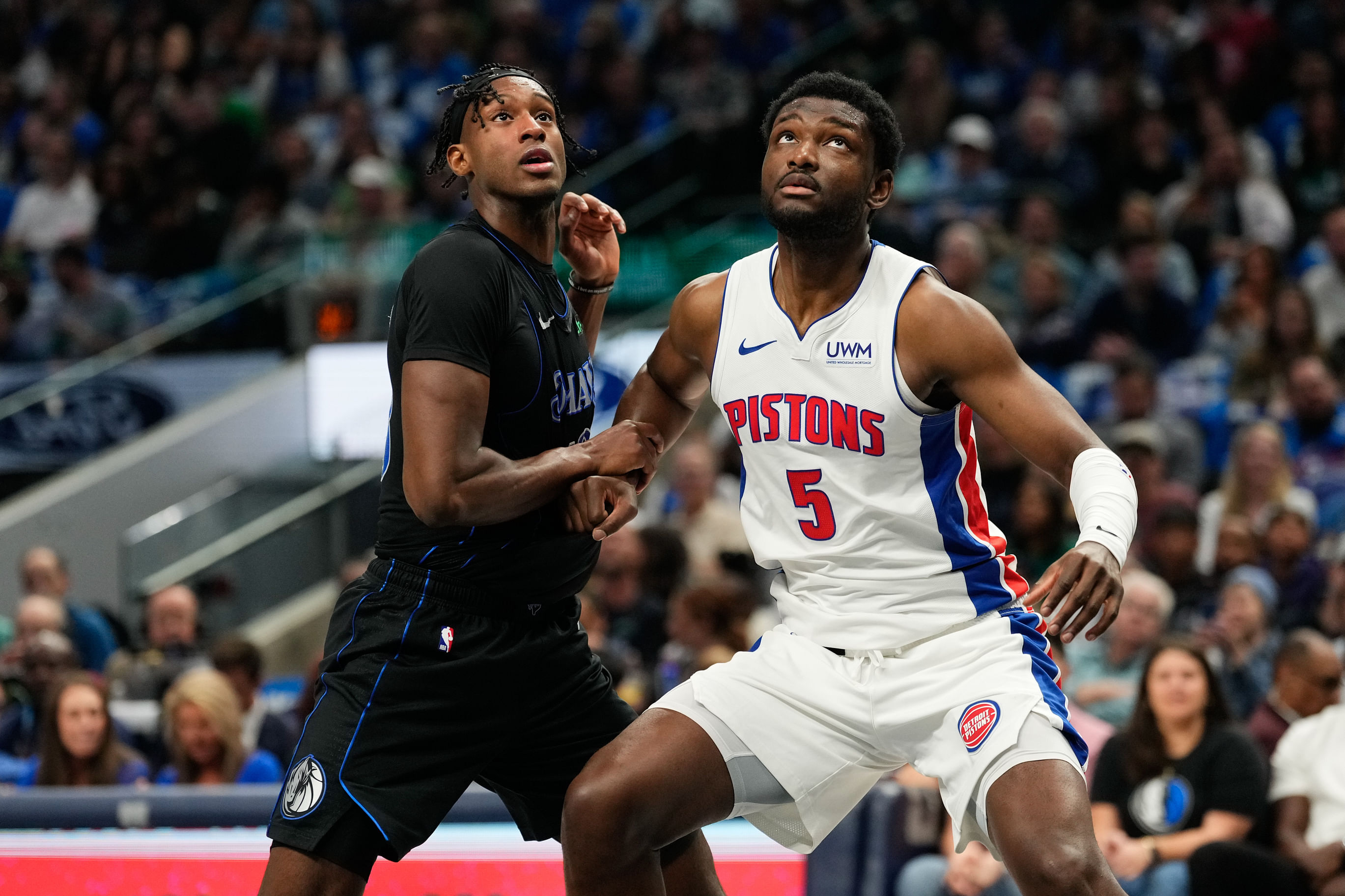 Detroit Pistons center Chimezie Metu