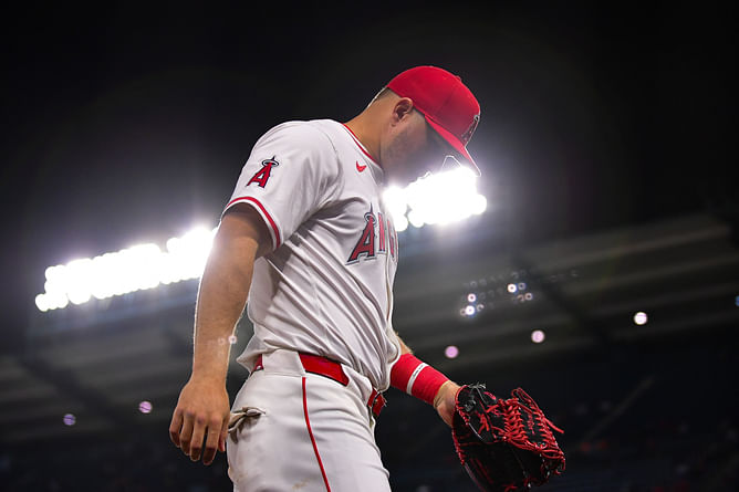 "We'll see what goes on with that" - Angels manager Ron Washington coy on Mike Trout's injury status amid recent scare