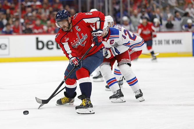 Top 5 unusual things NHL players have done on the ice