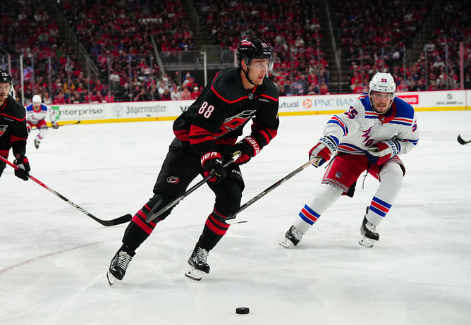 Martin Necas trade: 3 NHL teams who could regret not signing Hurricanes' 13M star