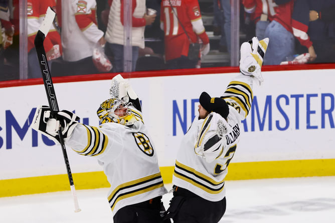 Bruins’ Jeremy Swayman shares his process of creating a new post-win tradition after parting ways with Linus Ullmark