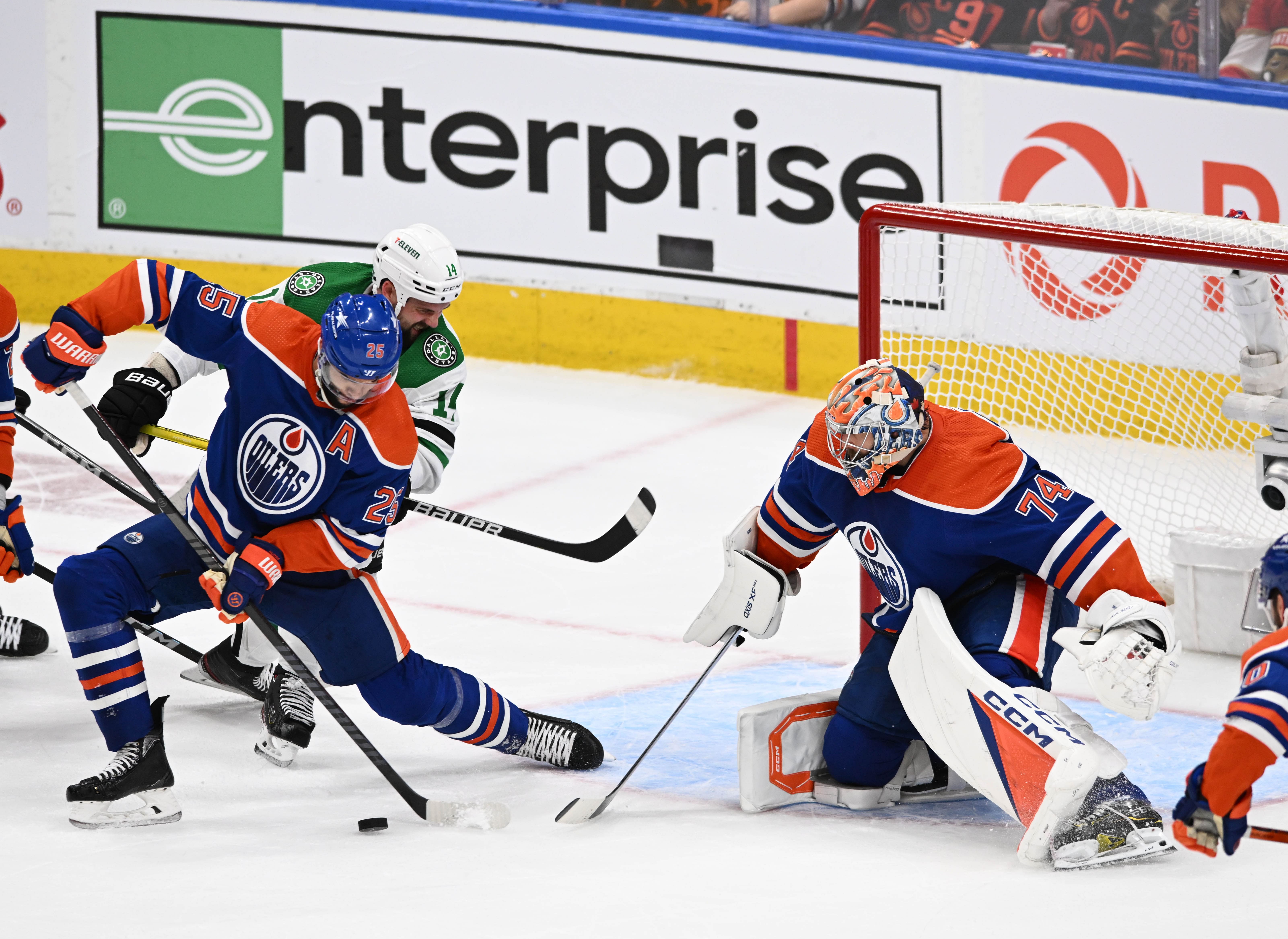 NHL: Stanley Cup Playoffs-Dallas Stars at Edmonton Oilers