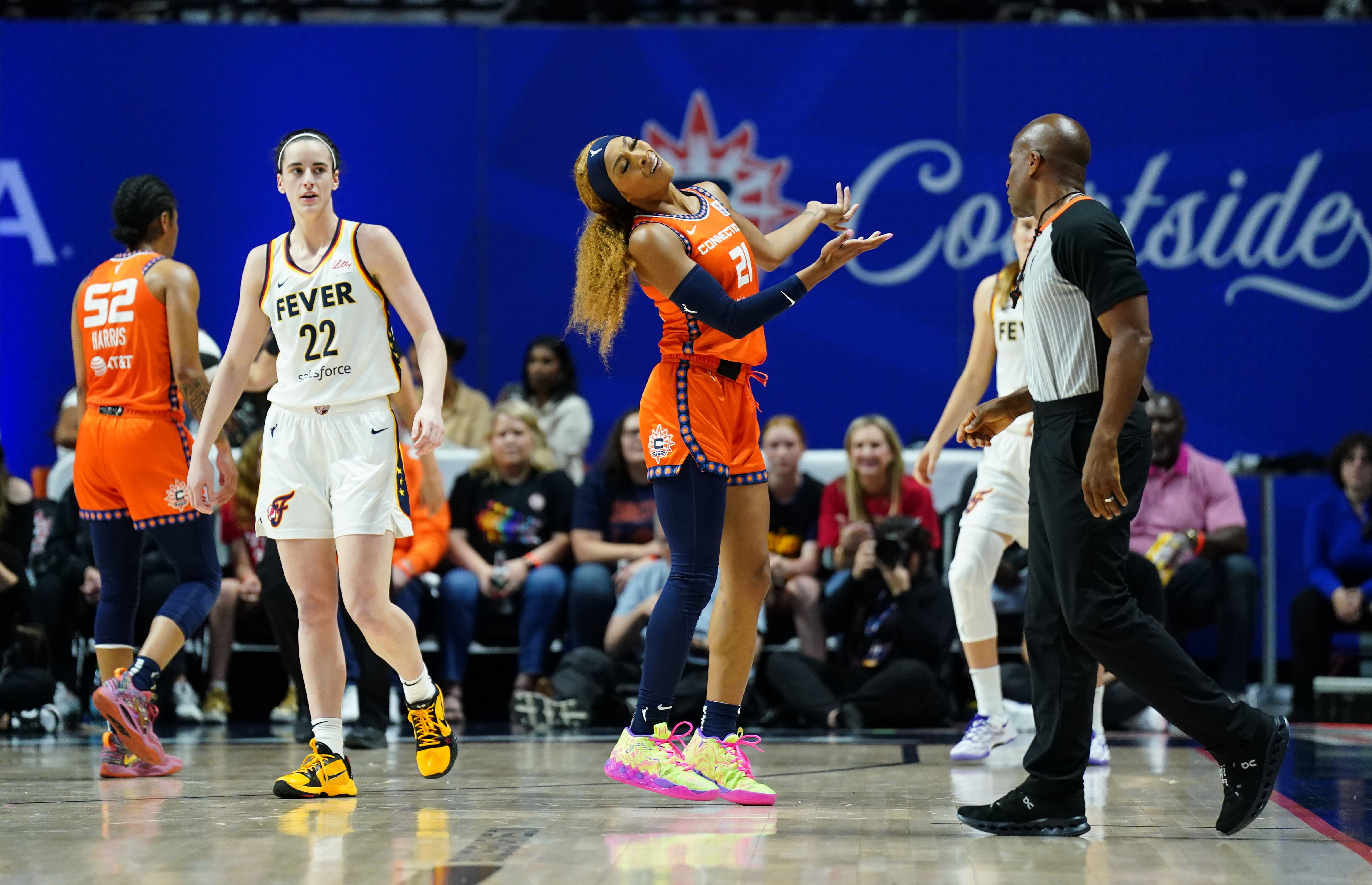 Indiana Fever rookie Caitlin Clark gets mocked as Connecticut Sun guard DiJonai Carrington mimics flopping [IMAGN]