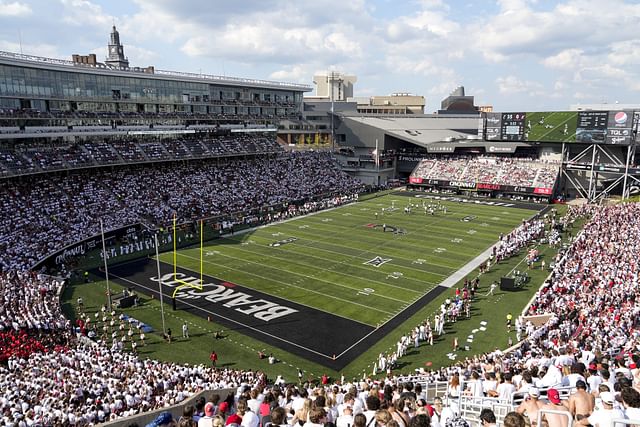 Top 10 best stadiums for Team Builder in EA Sports College 
