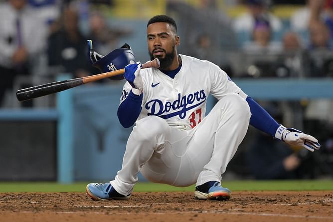WATCH: Teoscar Hernandez's act of kindness takes a hilarious turn during Dodgers vs. Giants clash