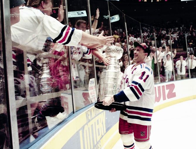 Oilers legend Mark Messier reveals his dad's hilarious response to comparison with Wayne Gretzky
