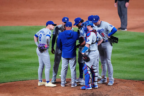 Los Angeles Dodgers Mound Visit (Image via USA Today)