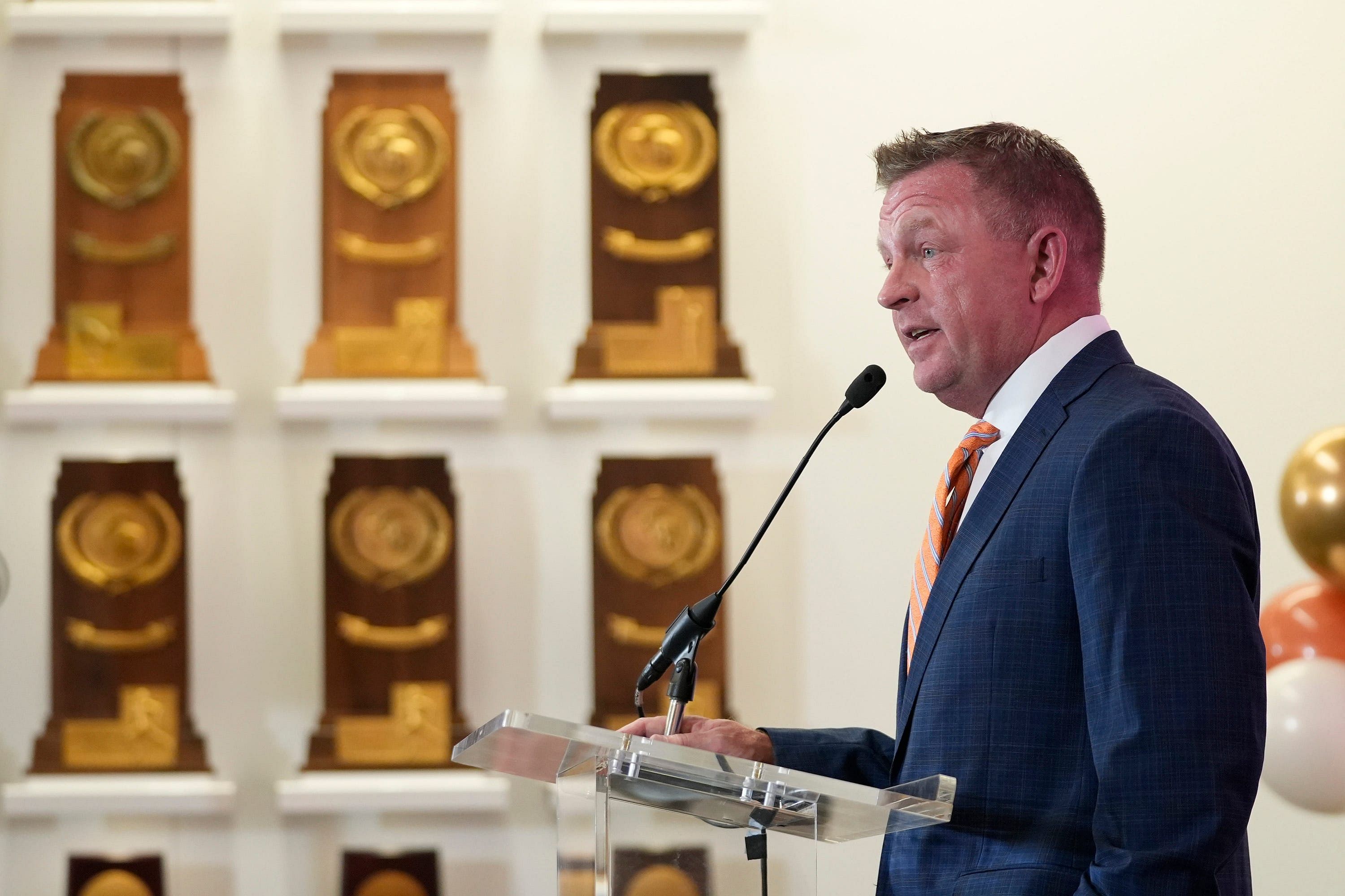 University of Texas baseball coach Jim Schlossnagle speaks at his introductory news conference at the Frank Denius Family University Hall of Fame (Image Source: IMAGN).