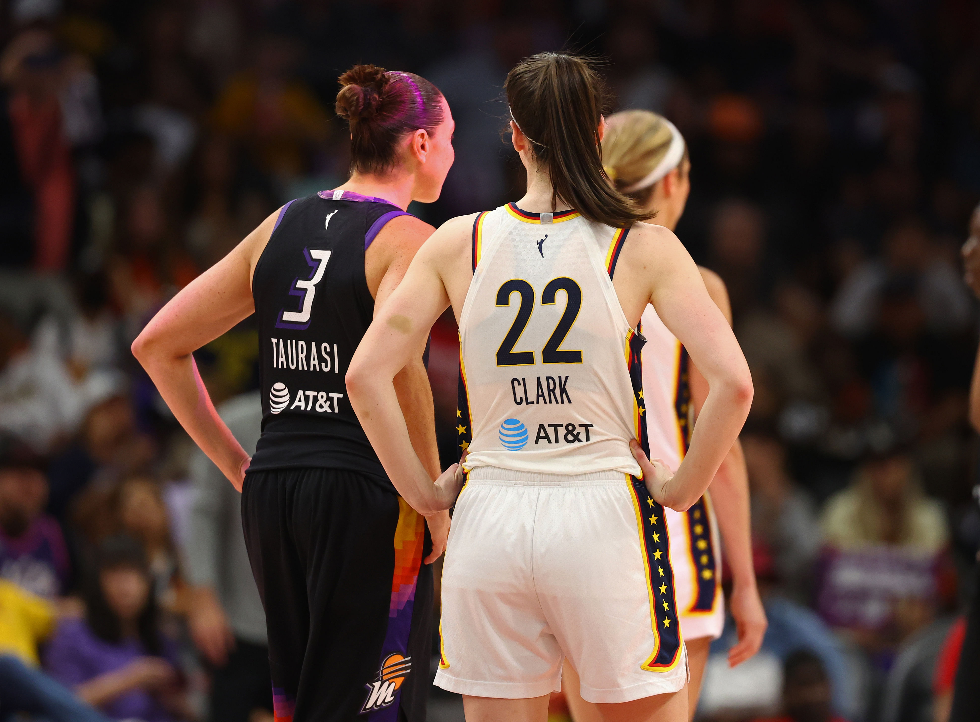 Caitlin Clark against Diana Taurasi during a WNBA game at Footprint Center (Photo Credit: Imagn)